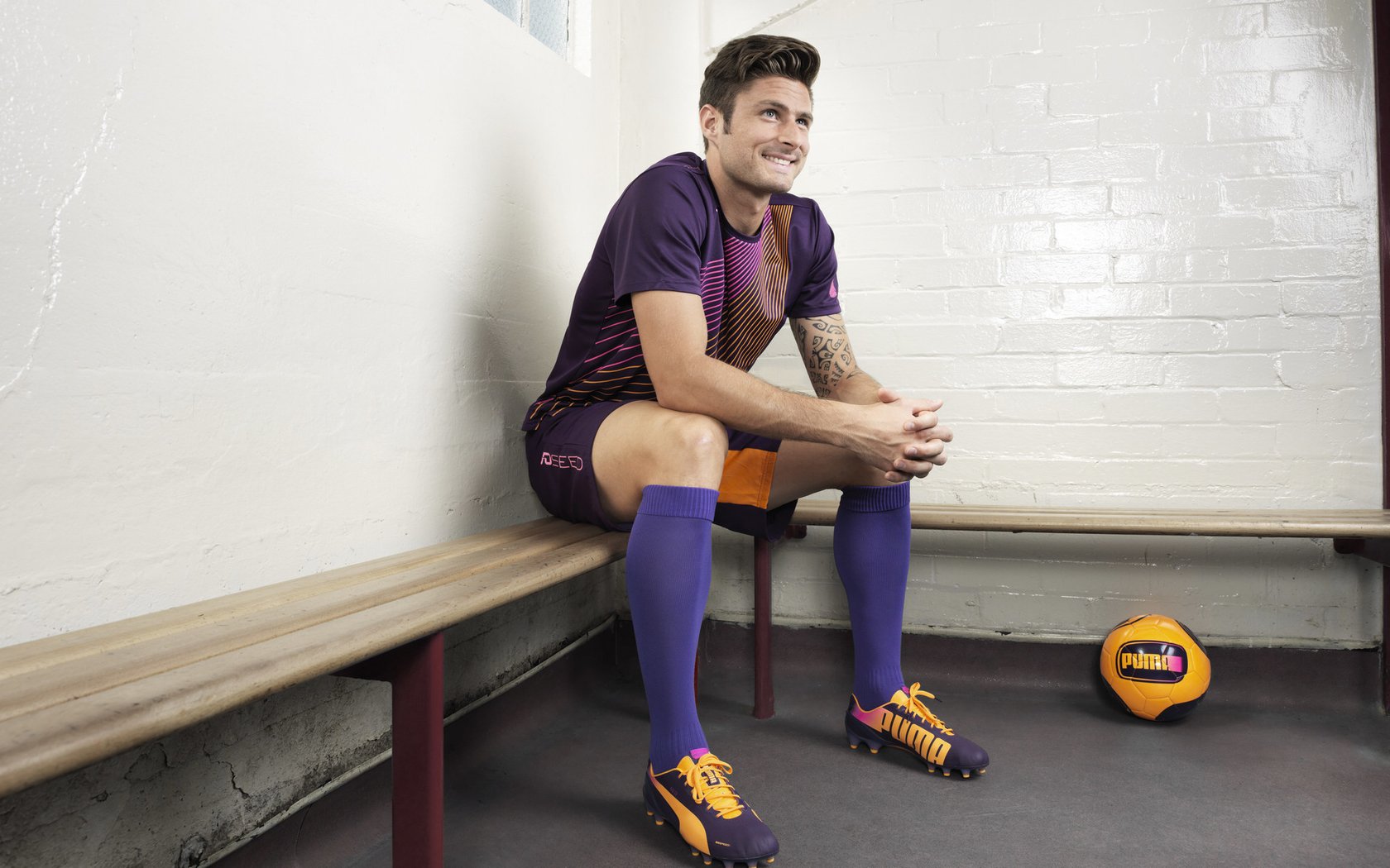 熊猫体育在线-橙色闪电与南美铁壁，加克波爆发难敌哥伦比亚强行终结卡塔尔之梦